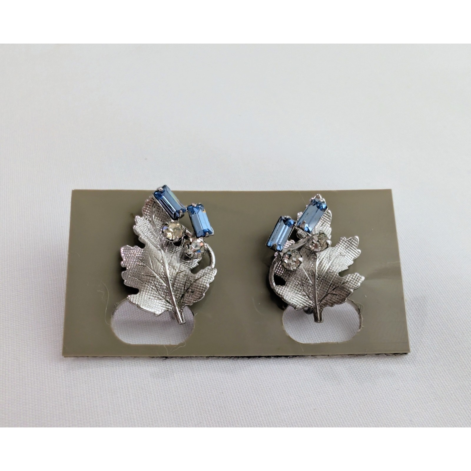 Vintage Signed Carl Art Sterling Silver Screwback Earrings Leaf Design Lt72